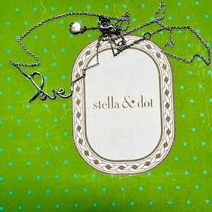 Stella and dot silver love necklace. EUC